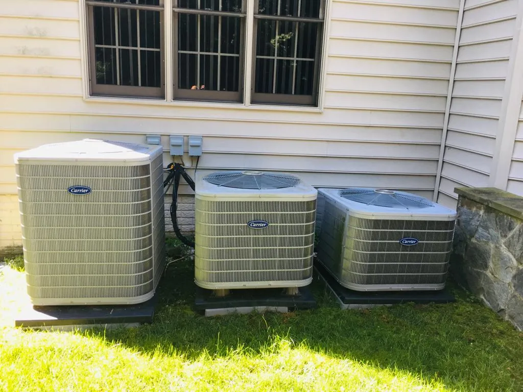 Understanding the Key Differences: Local HVAC Contractors vs. Larger Companies in Fairfax 3 High-efficiency HVAC system installed in a modern home